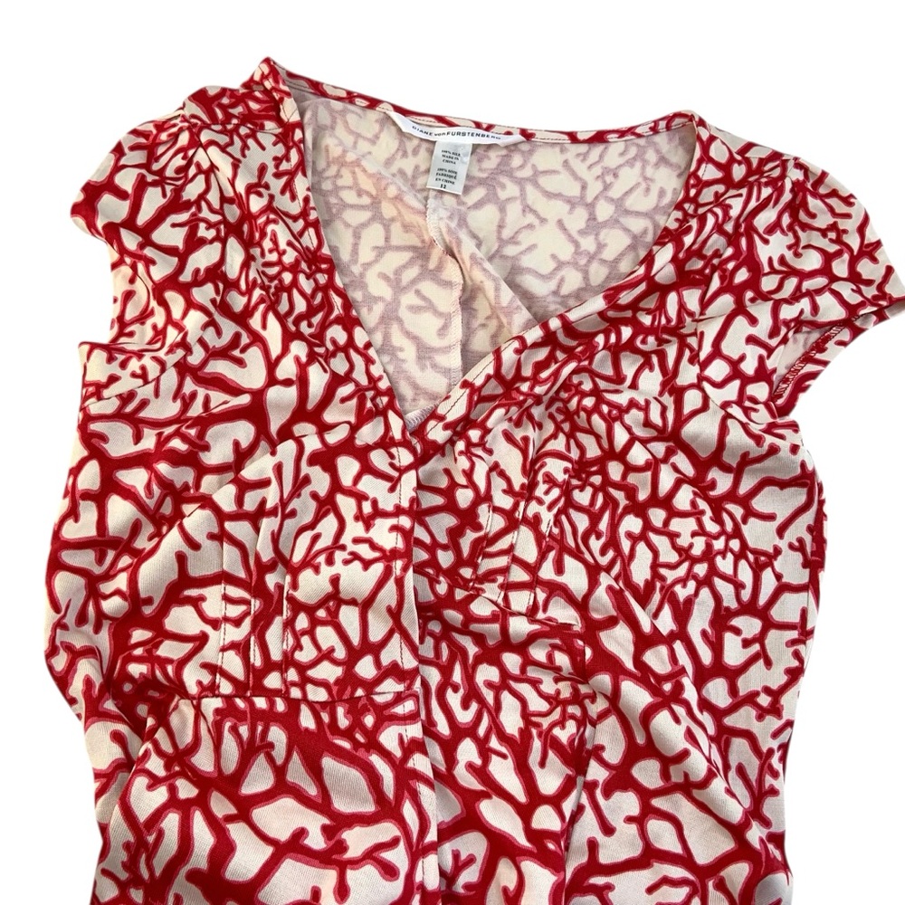 Diane Von Furstenberg Silk Wrap Dress in Red Coral Print on Cream - Picture 2 of 4
